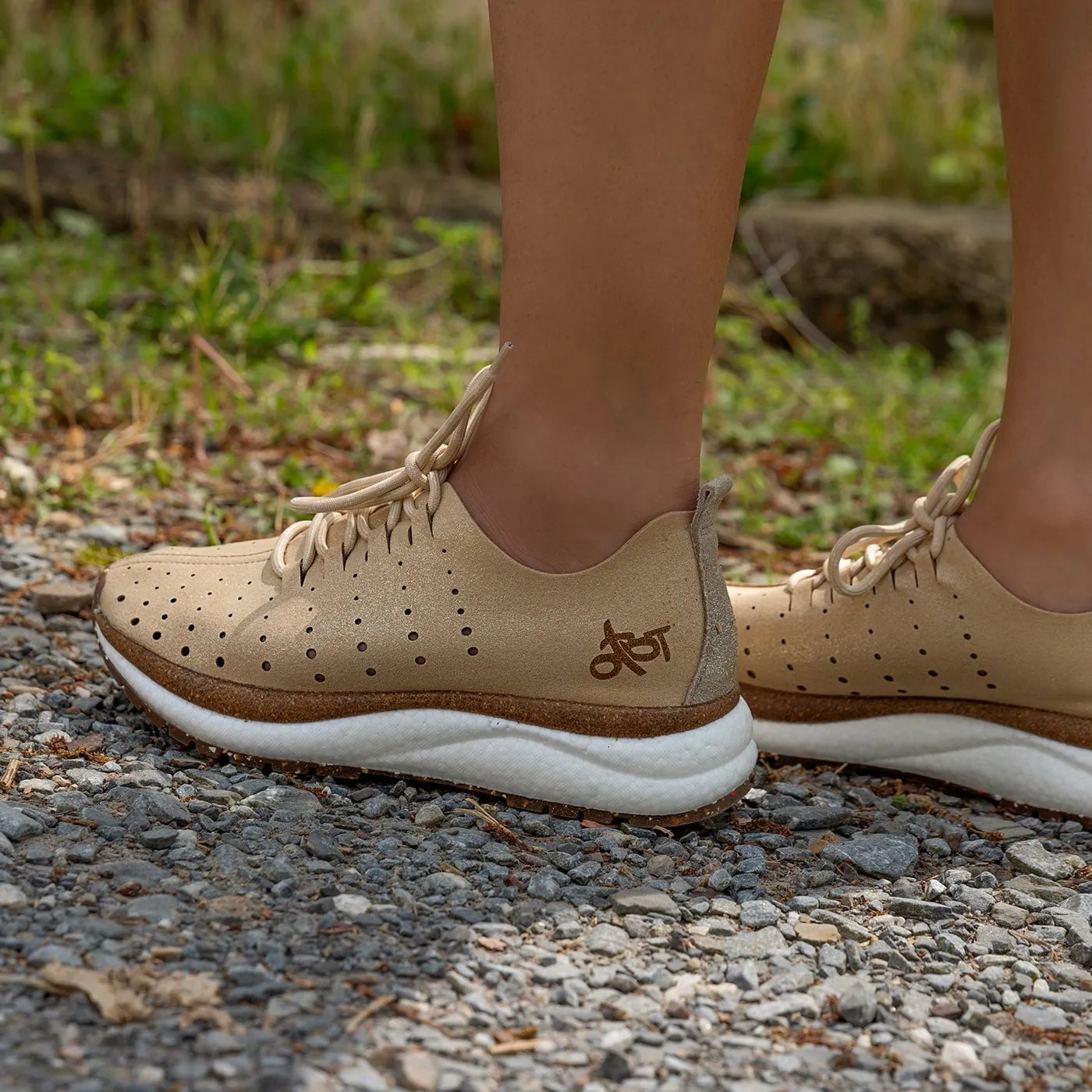 ALSTEAD in GOLD Sneakers