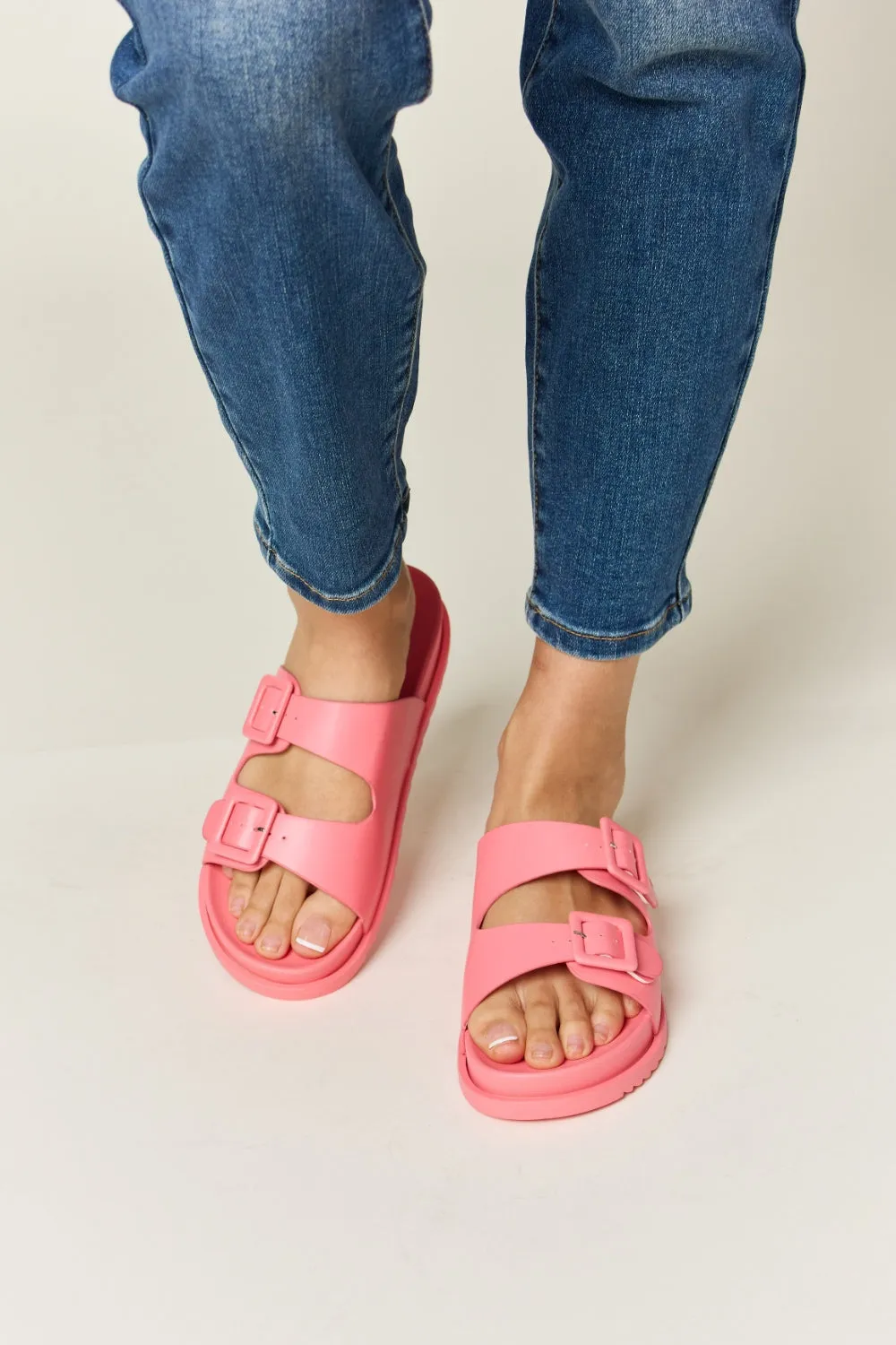AMPQUEEN Buckle Open Toe Sandals