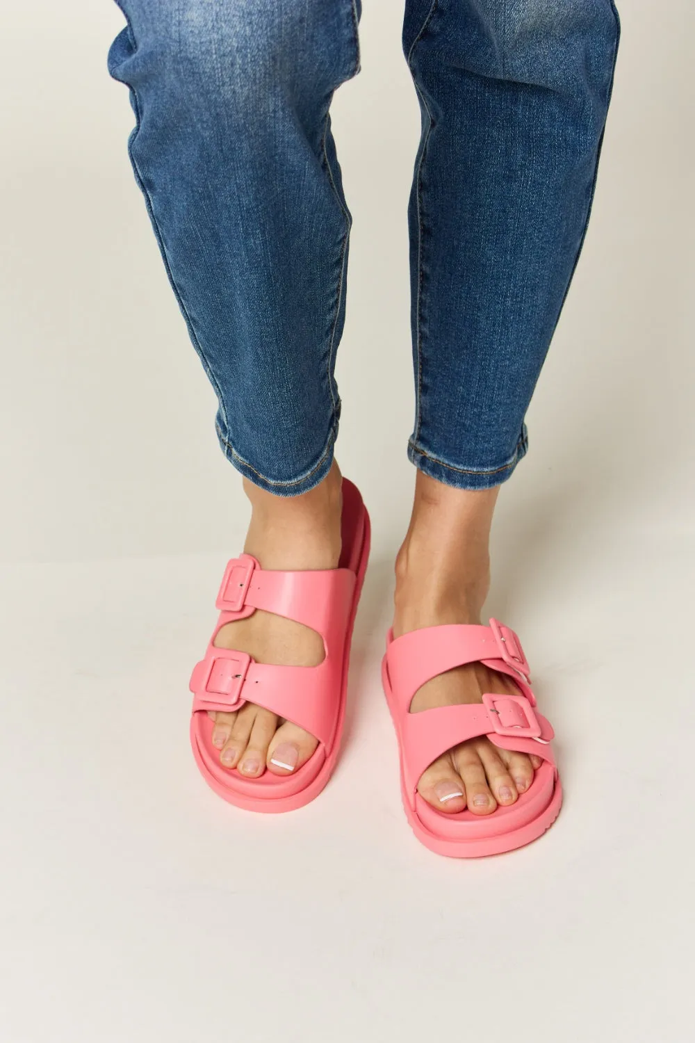 AMPQUEEN Buckle Open Toe Sandals