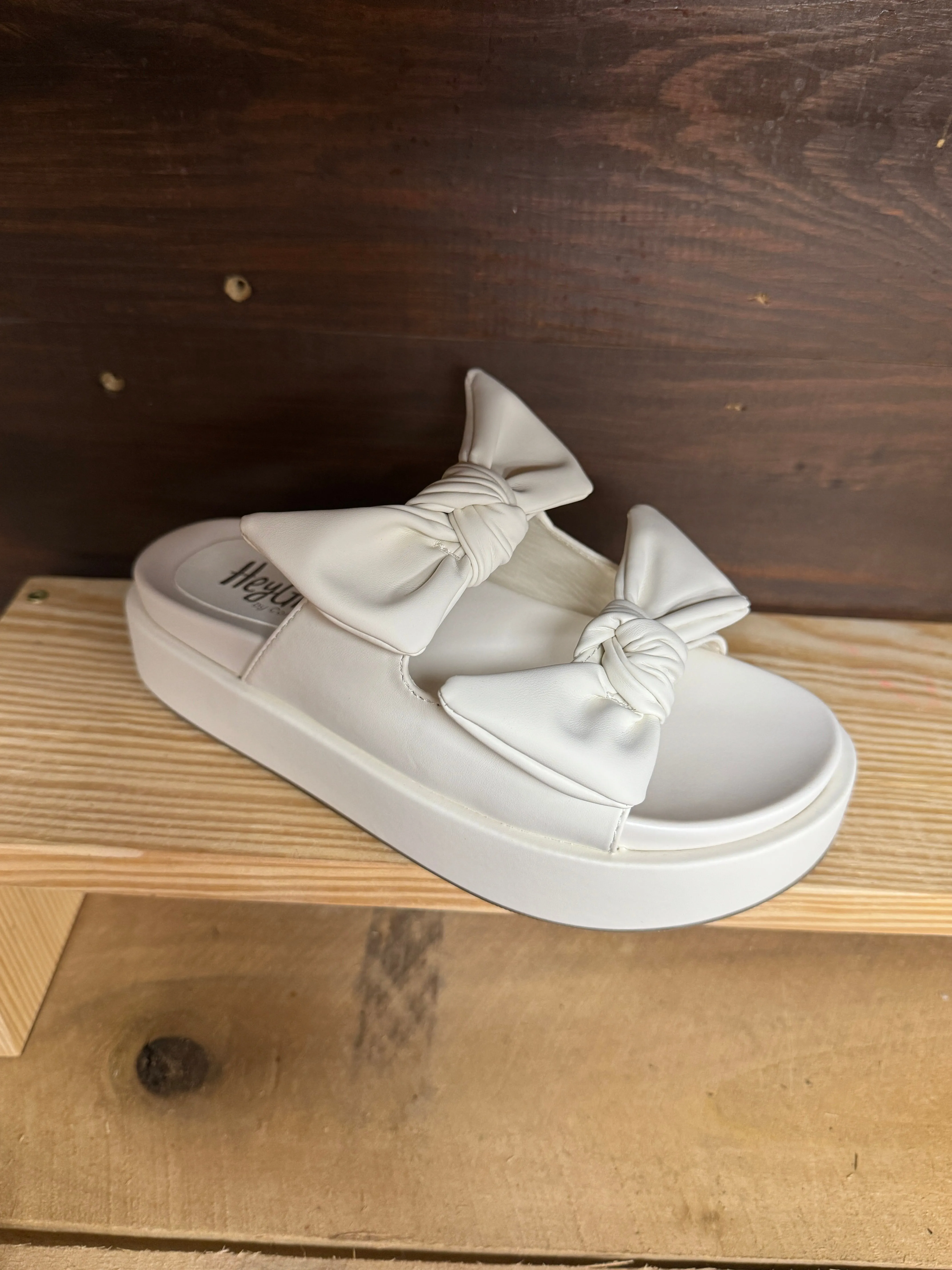 Corky's | Lil Bit Knotty | Ivory