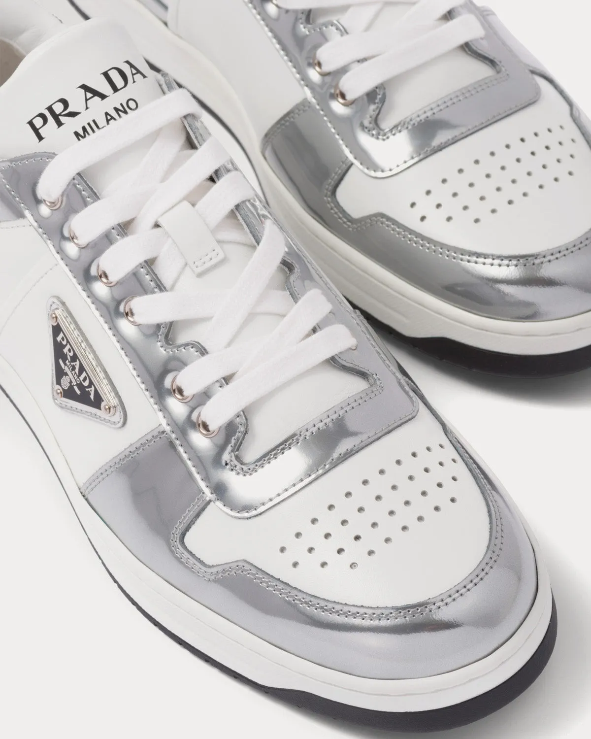 Downtown Leather White / Silver Low Top Sneakers