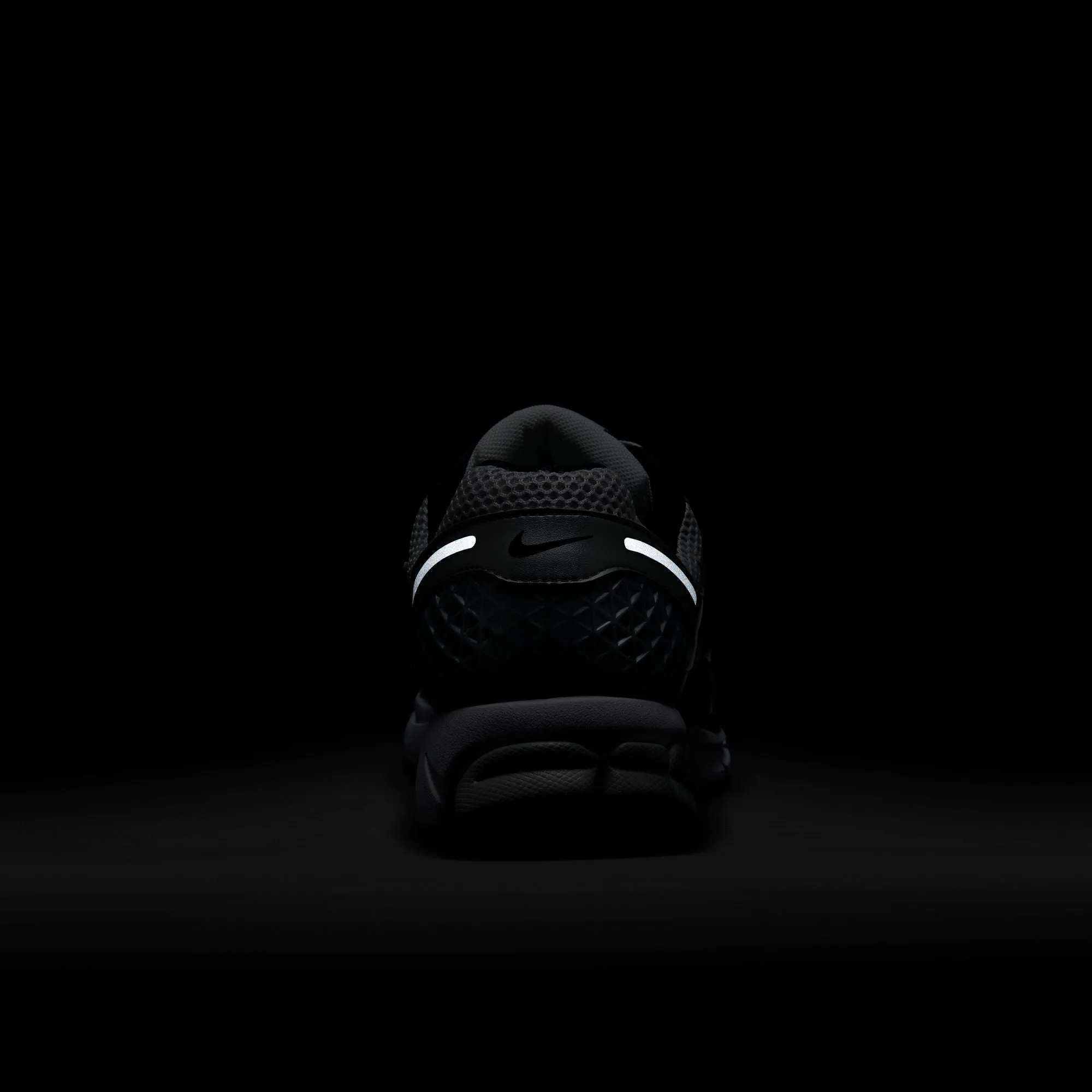 Nike - Zoom Vomero 5 ~ Black