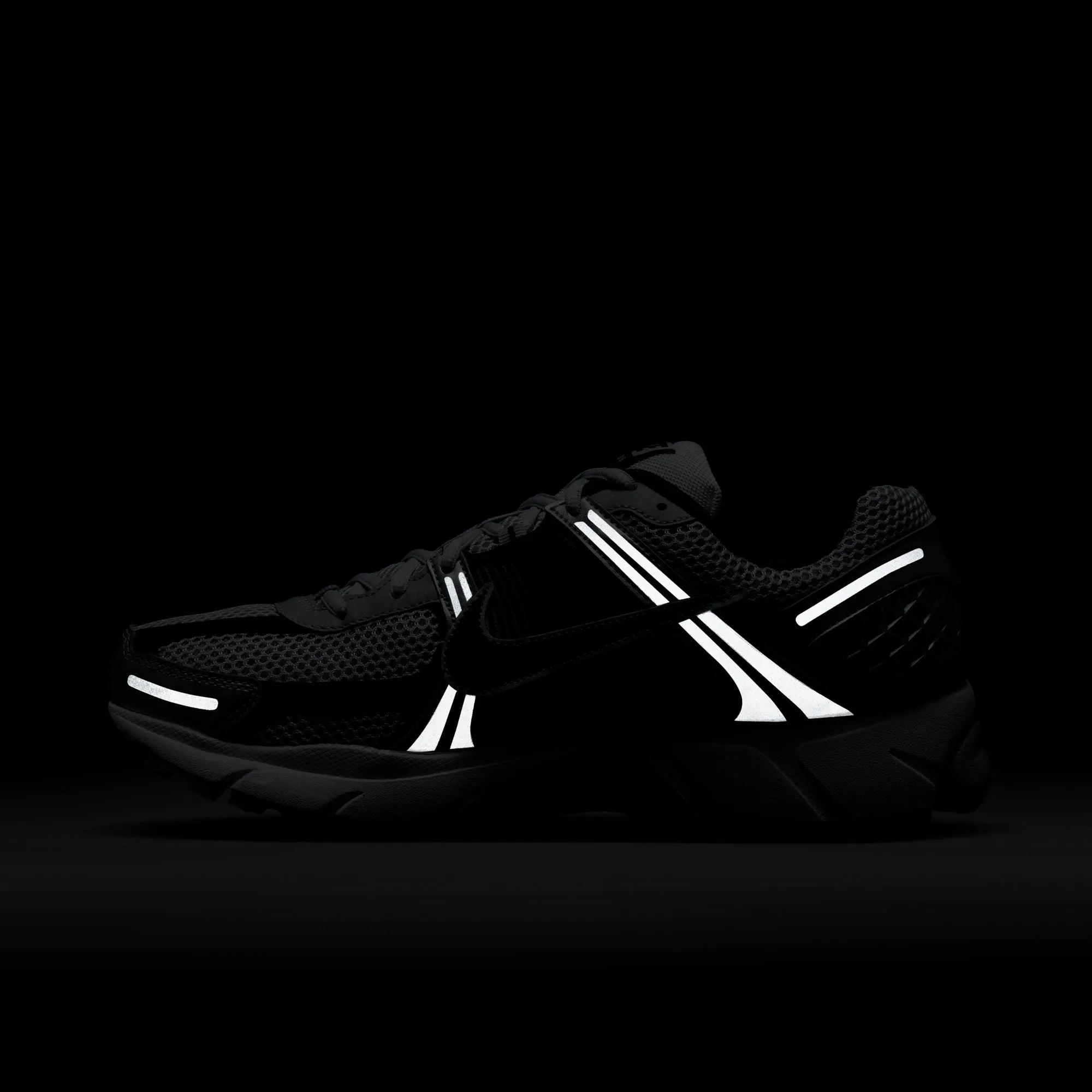 Nike - Zoom Vomero 5 ~ Black