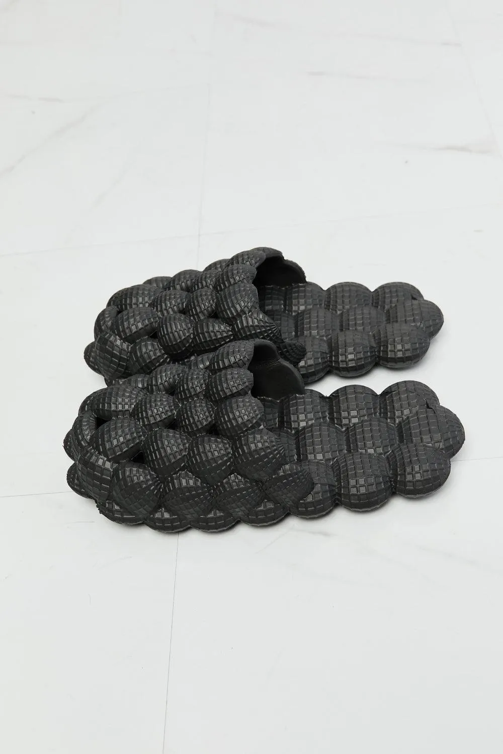 Nook Joi Easygoing Black Bubble Slide Slippers