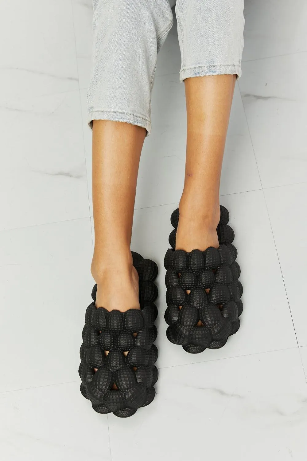 Nook Joi Easygoing Black Bubble Slide Slippers