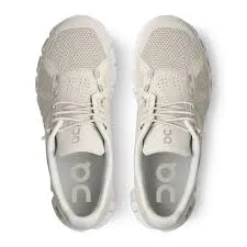 On Women's Cloud 5 Sneaker