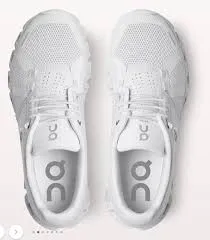 On Women's Cloud 5 Sneaker