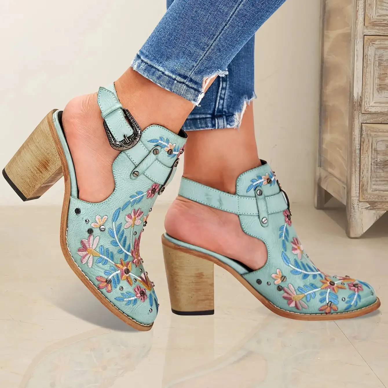 Summer Women's Vintage Floral Embroidery Wood Block High Heeled Buckle Strap Sandals Shoes