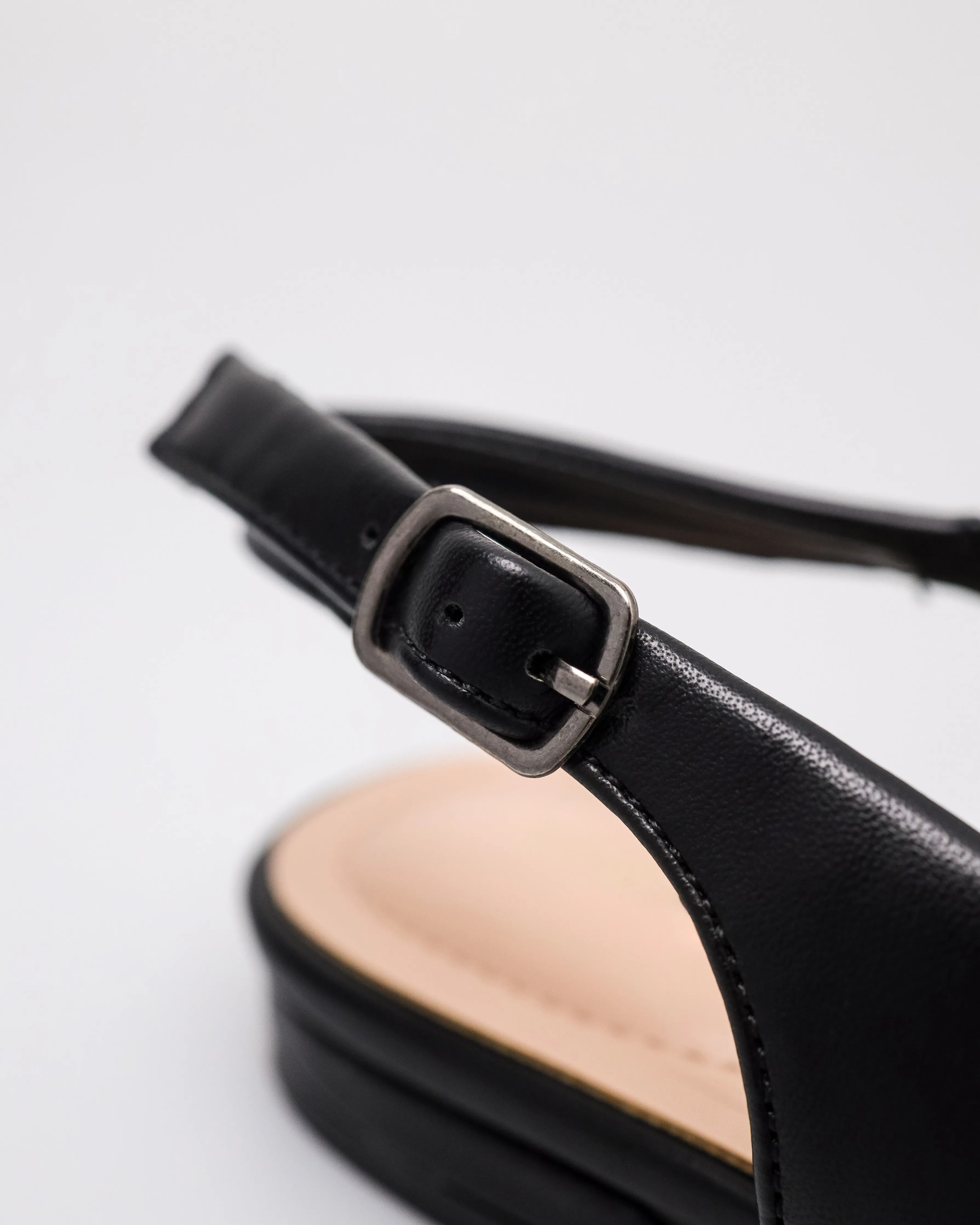Tomaz NN437 Ladies Pointy Slingback Flats