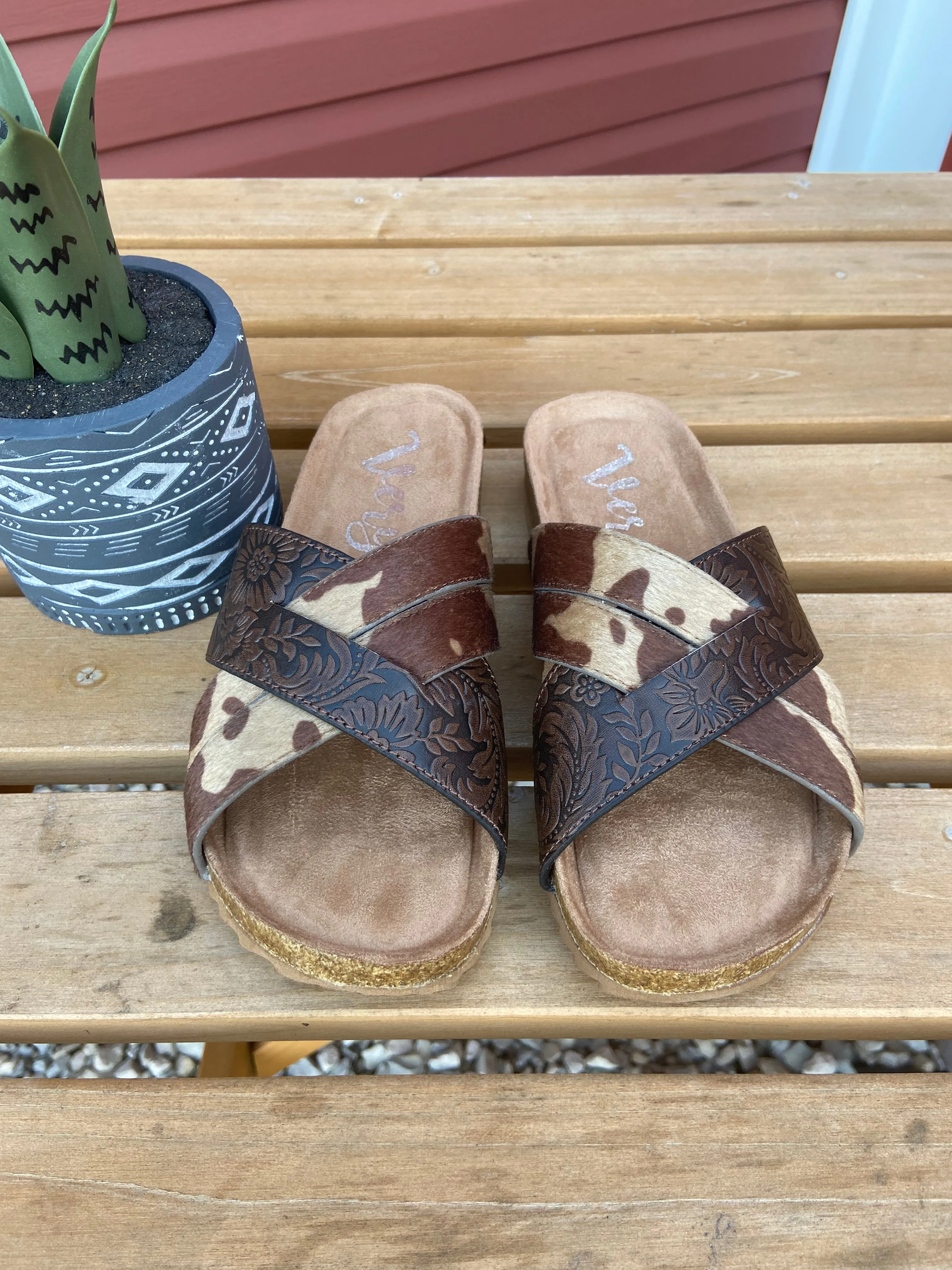 Women's Very G 'ARI' Tooled Brown & Cow Hide Print Sandals